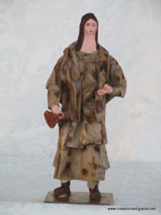 Donna fuocheggiata con chitarra