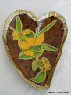 Foglia con fiore giallo