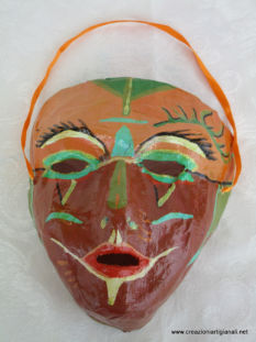 Maschera marrone