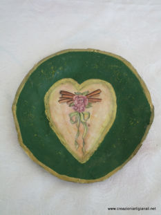 piatto con rosa nel cuore
