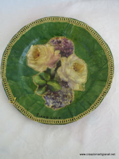 piatto verde con rose